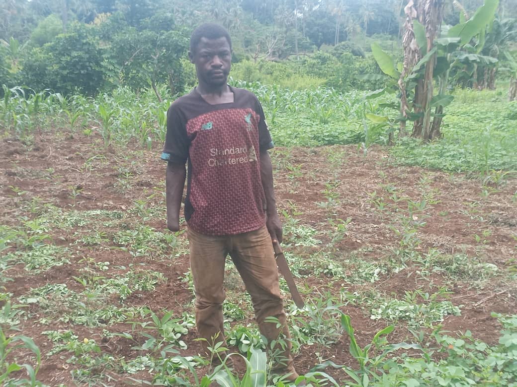 image Issoufa Ali Mdala, mécanicien reconverti agriculteur après avoir perdu la main